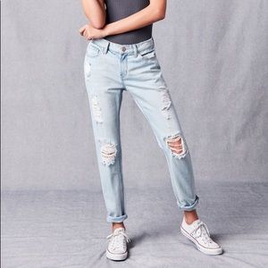 BDG slim fit boyfriend jeans sz 26